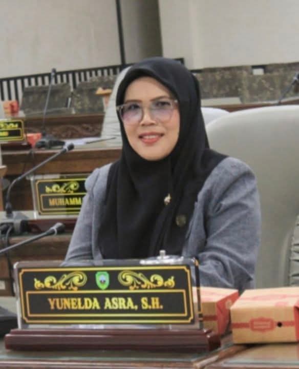 Anggota DPRD Pasaman Yunelda Asra